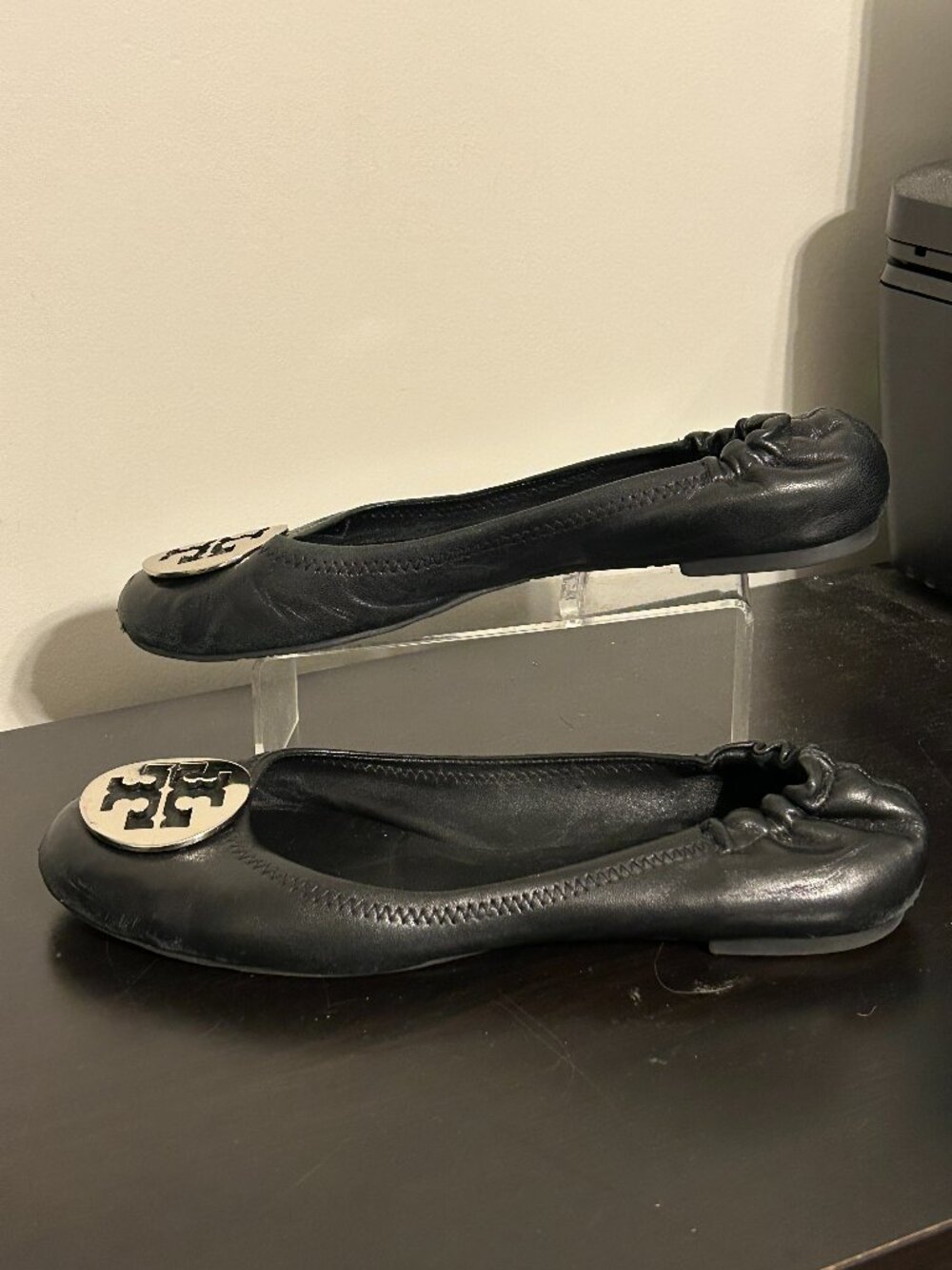 TORY BURCH Sz 10 Black Leather with Gold Logo Reva Ballet Flats Shoes